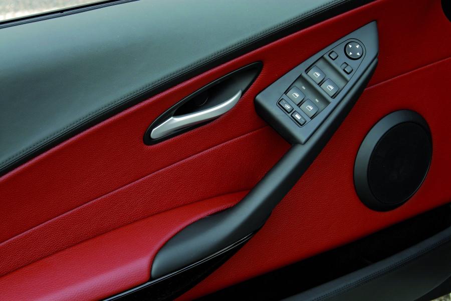  BMW M6 Convertible 2007 года  (фото 10 из 89)